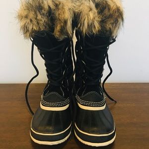 Pre-loved Sorel Joan of Arctic black boots in 6.5